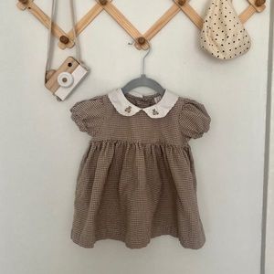 Peter Pan collar dress